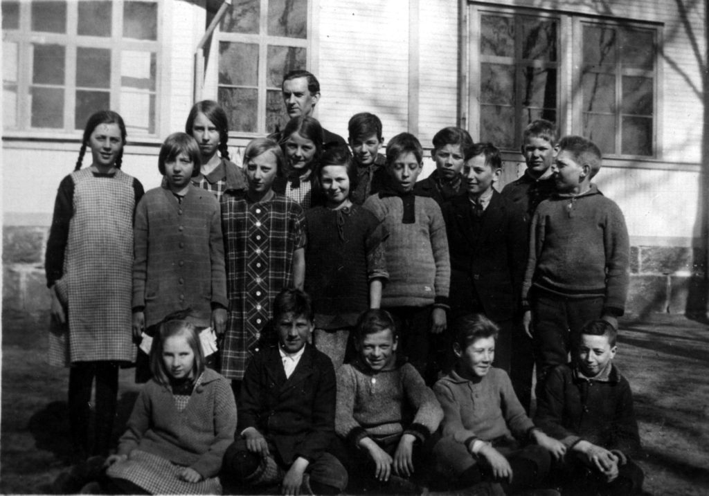 002. Skolbarn 1927. Klass 3-. Ur familjen Börjemalms arkiv.