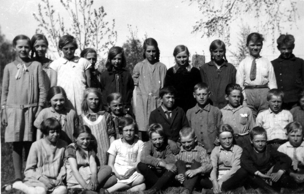 010. Skolbarn 1929. Ur familjen Börjemalms arkiv.
© familjen Börjemalm.