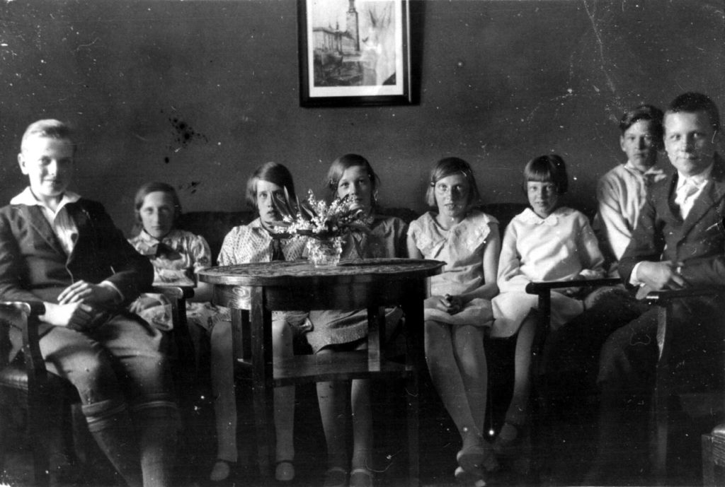 014. Avgångsklass 1930. Ur familjen Börjemalms arkiv.
© familjen Börjemalm.