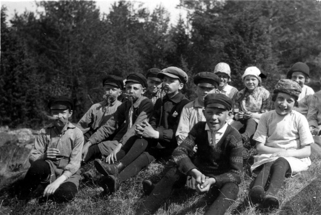 015. Naturlektion 1930. Ur familjen Börjemalms arkiv.
© familjen Börjemalm.