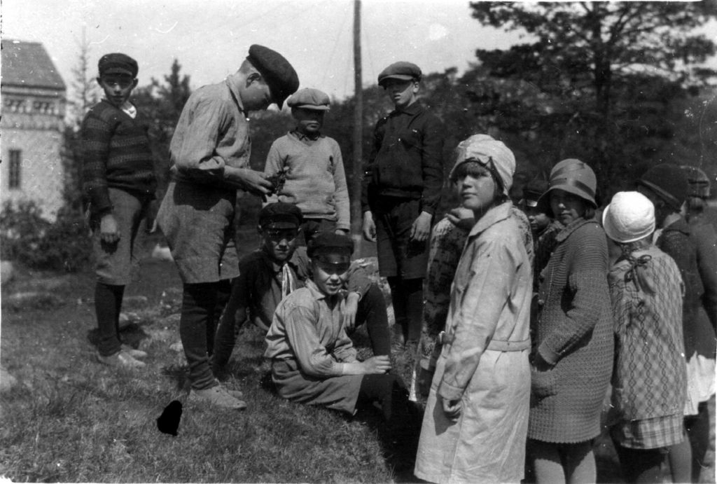 016. Naturlektion 1930. Ur familjen Börjemalms arkiv.
© familjen Börjemalm.