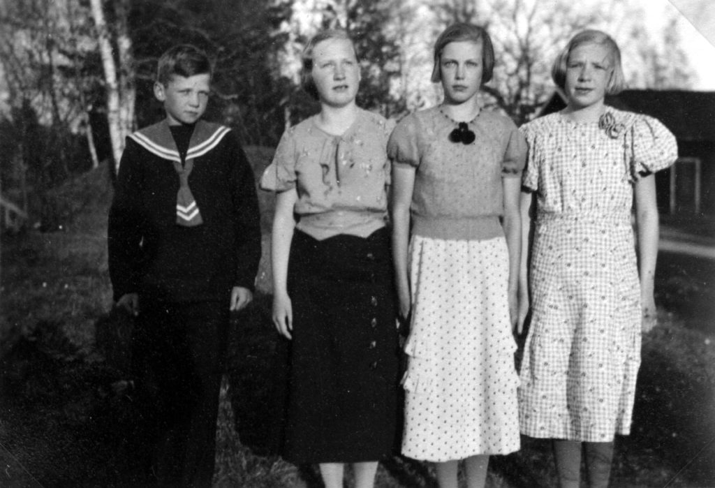 039. 6e Klass 1937. Ur familjen Börjemalms arkiv.
© familjen Börjemalm.