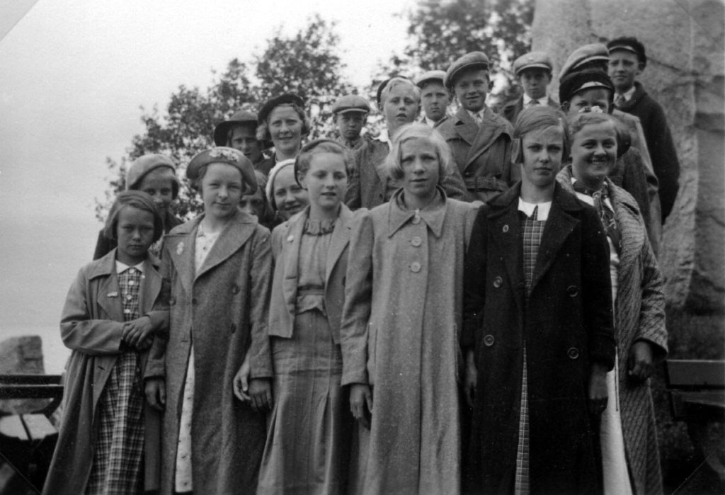 040. Skolresa till Dalarna 1937. Ur familjen Börjemalms arkiv.
© familjen Börjemalm.