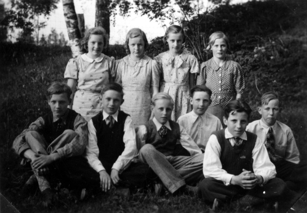 044. 6e Klass 1938. Ur familjen Börjemalms arkiv.
© familjen Börjemalm.