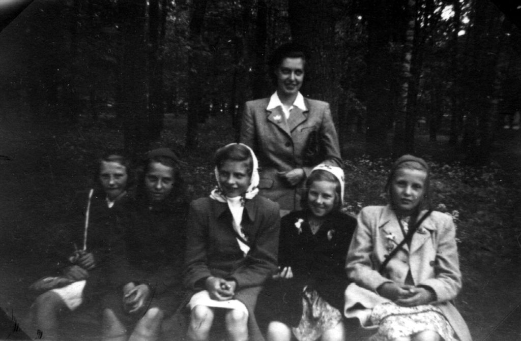 059. Skolresan 1945. Ur familjen Börjemalms arkiv.
© familjen Börjemalm.
