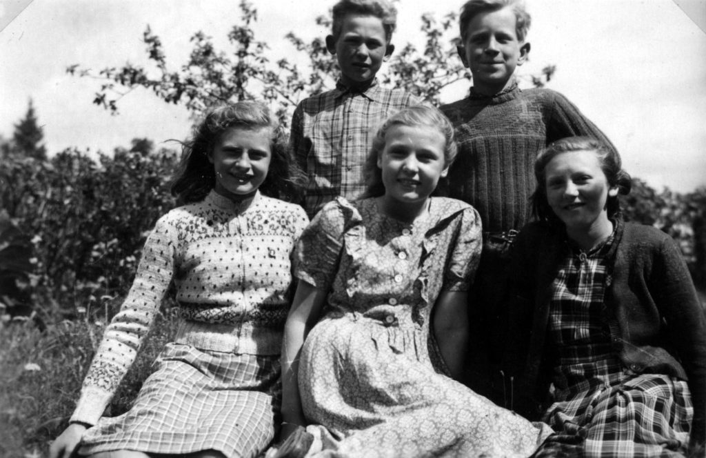061. 6:e Klass 1946. Ur familjen Börjemalms arkiv.
© familjen Börjemalm.