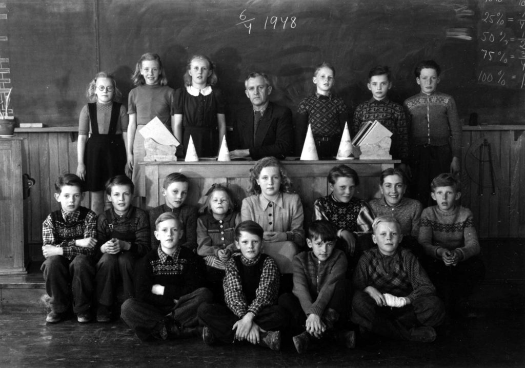 066. Klass 3-6. 6 april, 1948. Ur familjen Börjemalms arkiv.
© familjen Börjemalm.