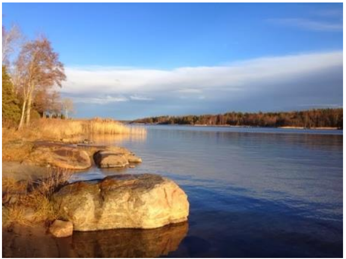 Bild över Väddöviken vid Norrby Udde